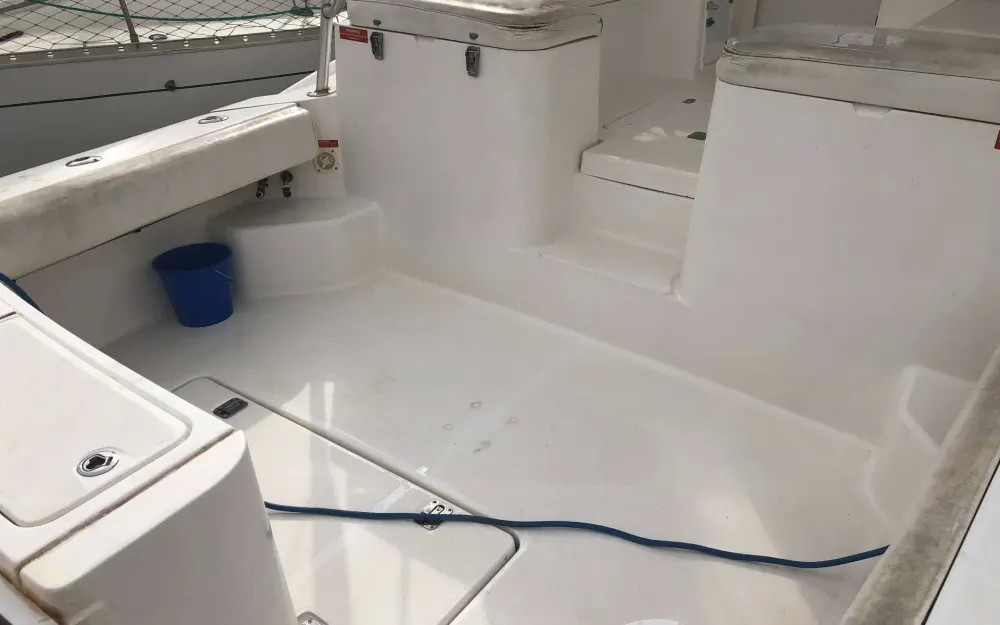 slider 17 Luhrs  30 Open
