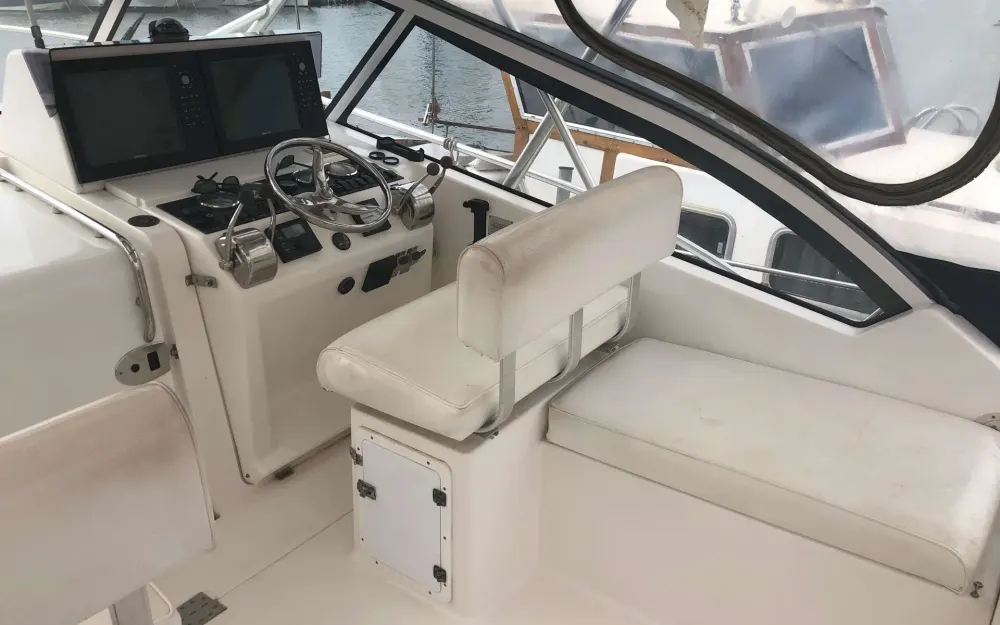 slider 18 Luhrs  30 Open