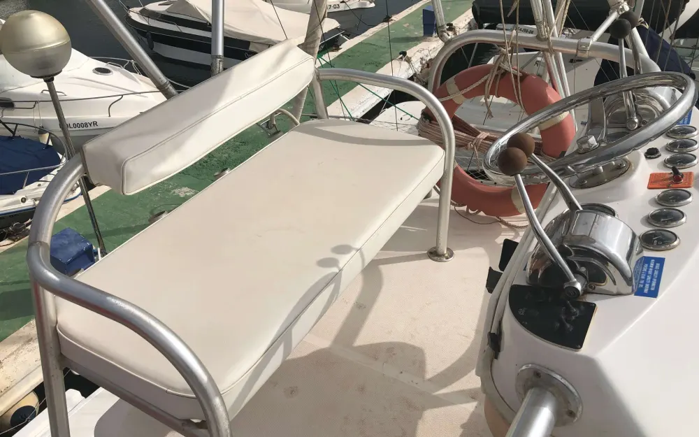 slider 6 Luhrs  30 Open