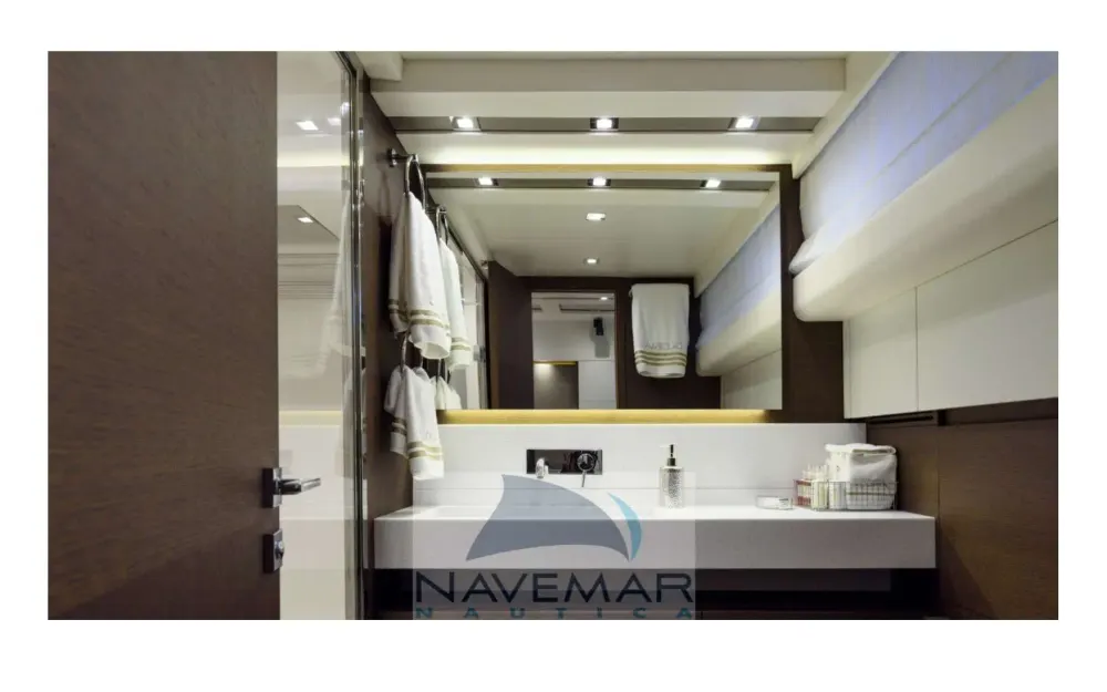 slider 7 Jeanneau Prestige 750