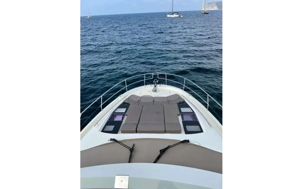 slider 9 Jeanneau Prestige 630