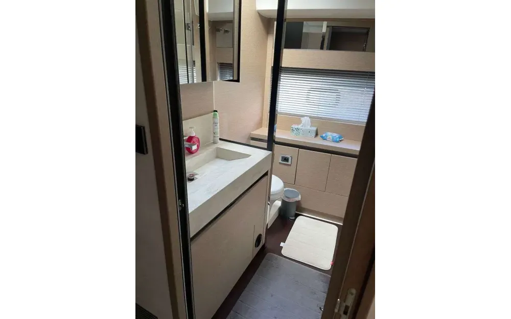 slider 10 Jeanneau Prestige 630