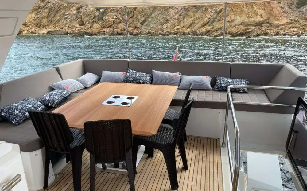 slider 1 Jeanneau Prestige 630