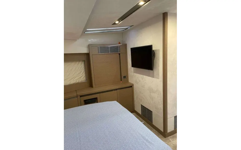 slider 19 Jeanneau Prestige 630