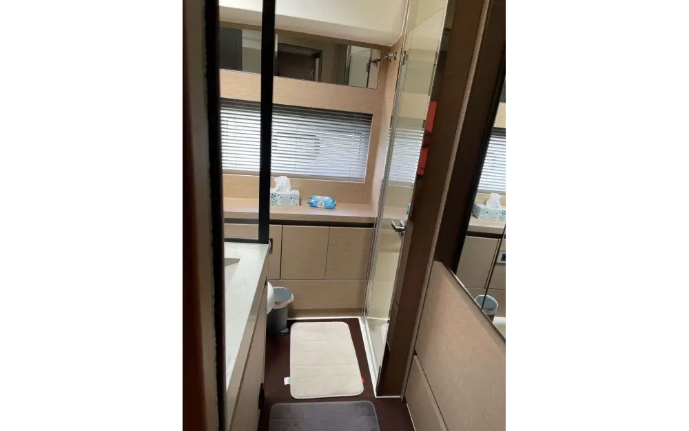 slider 21 Jeanneau Prestige 630
