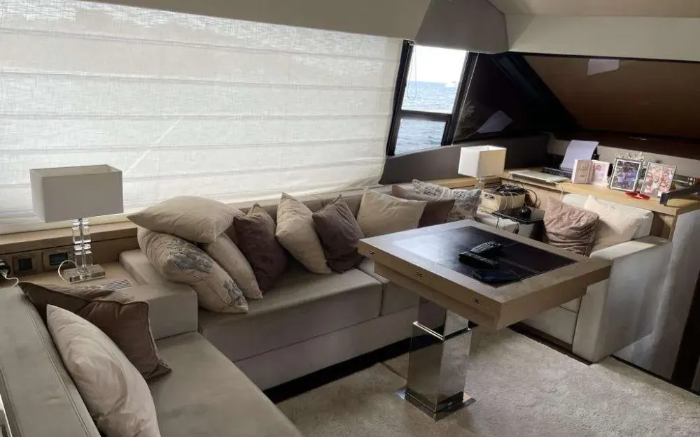 slider 22 Jeanneau Prestige 630