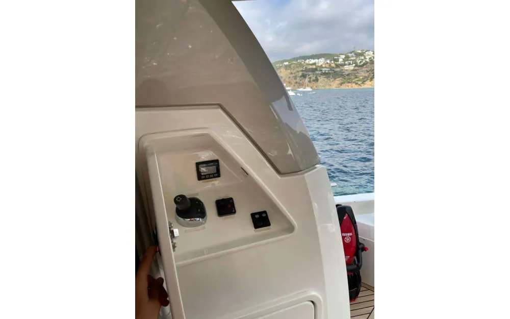 slider 5 Jeanneau Prestige 630