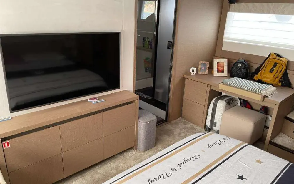 slider 7 Jeanneau Prestige 630