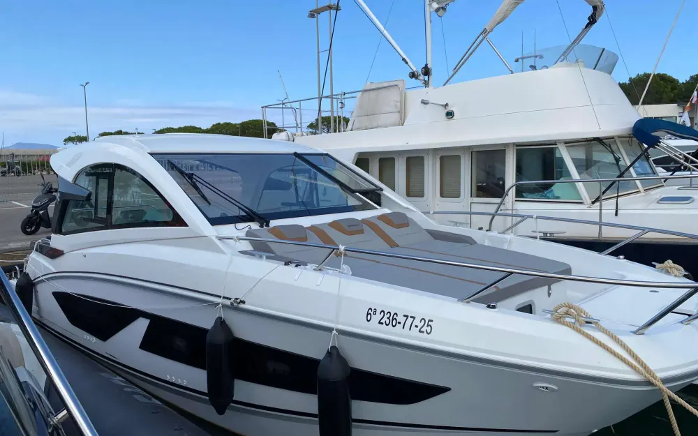 slider 0 Beneteau Gran Turismo 32