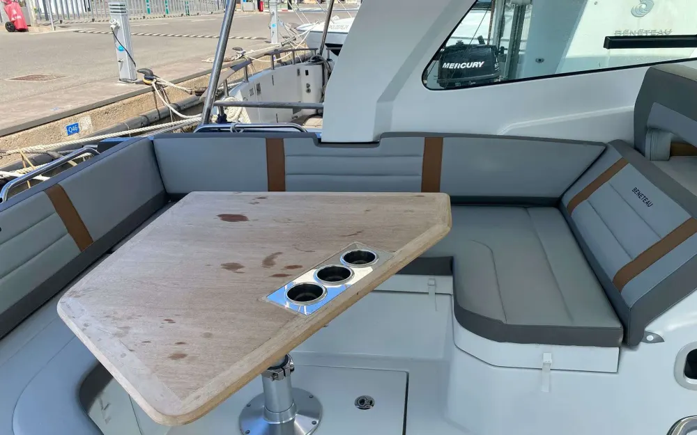 slider 9 Beneteau Gran Turismo 32