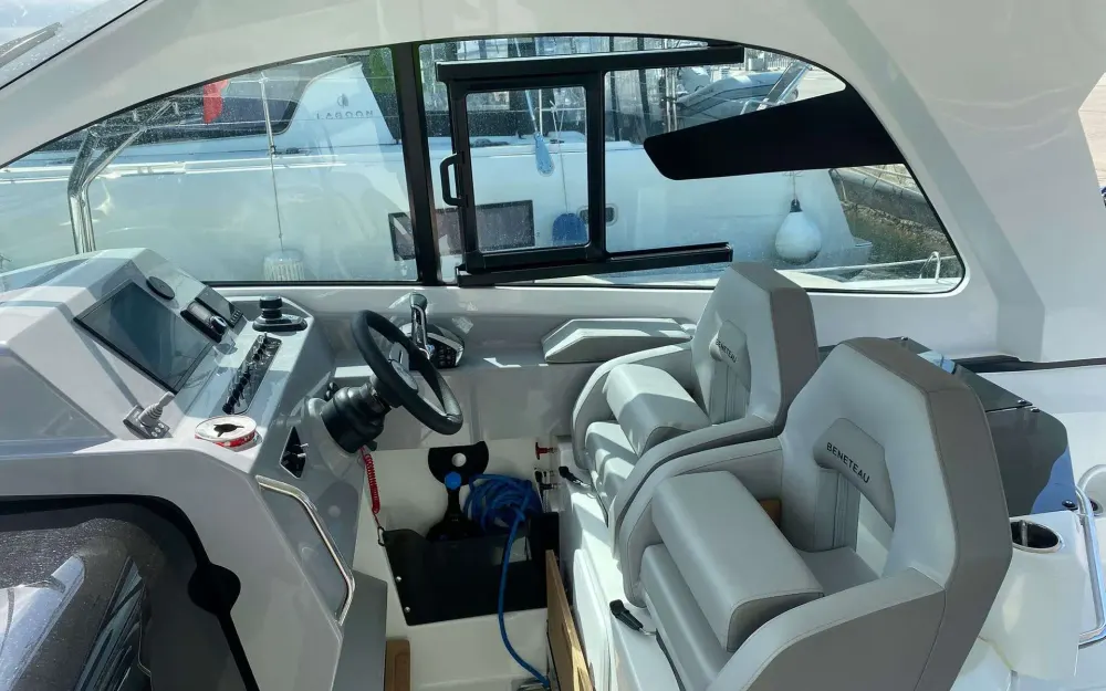 slider 14 Beneteau Gran Turismo 32