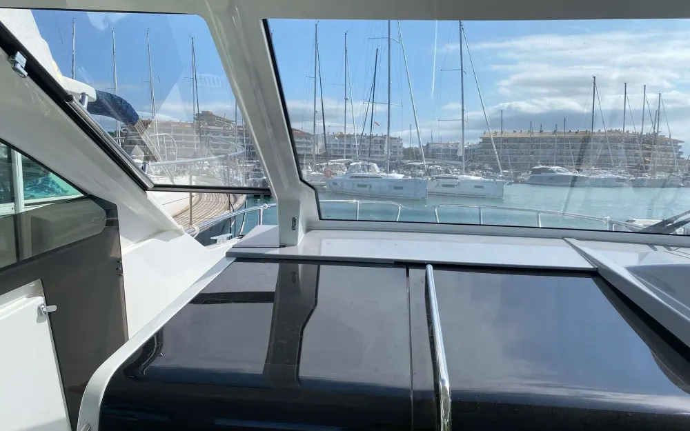 slider 1 Beneteau Gran Turismo 32