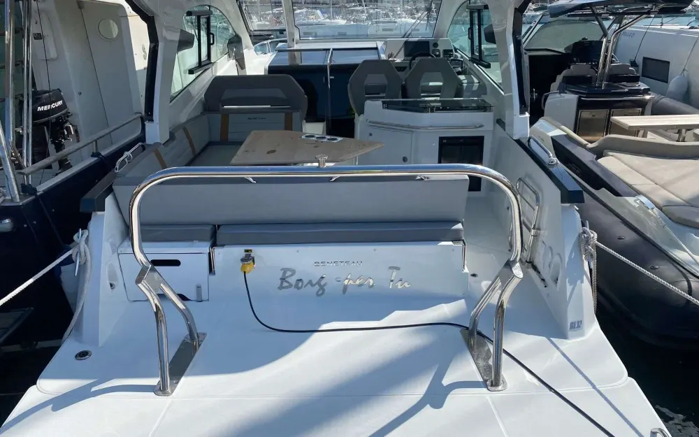slider 2 Beneteau Gran Turismo 32