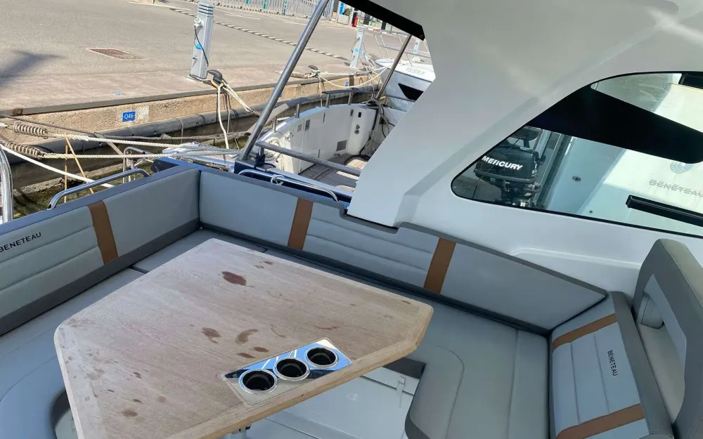slider 4 Beneteau Gran Turismo 32