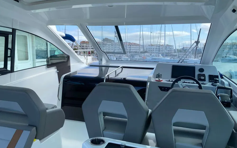 slider 5 Beneteau Gran Turismo 32