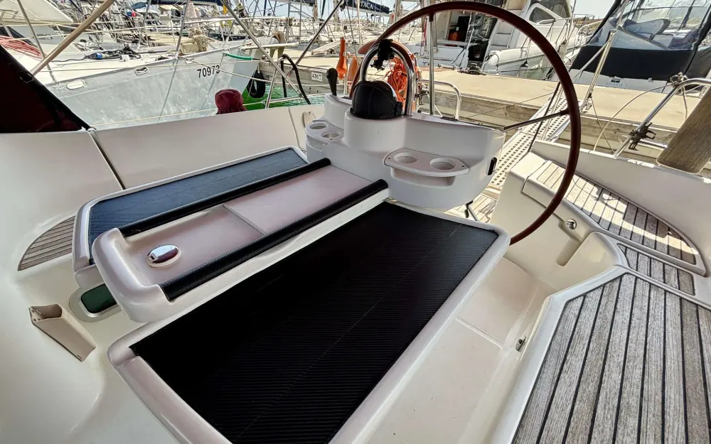 slider 57 Beneteau Oceanis 411 Clipper