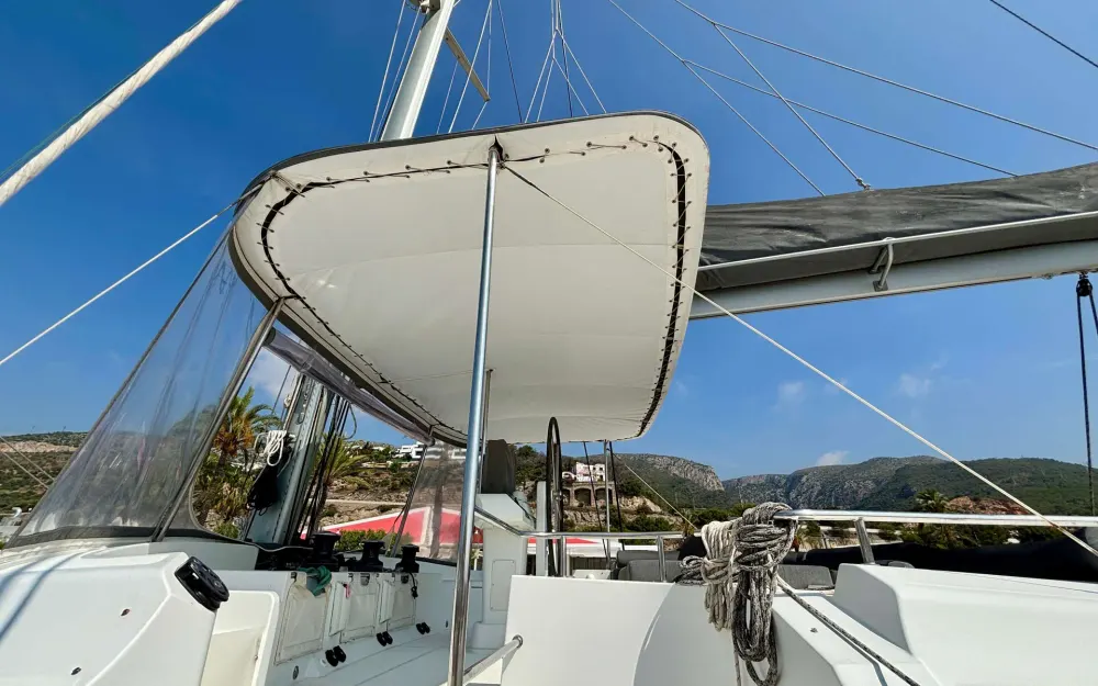 slider 104 Lagoon  52 F