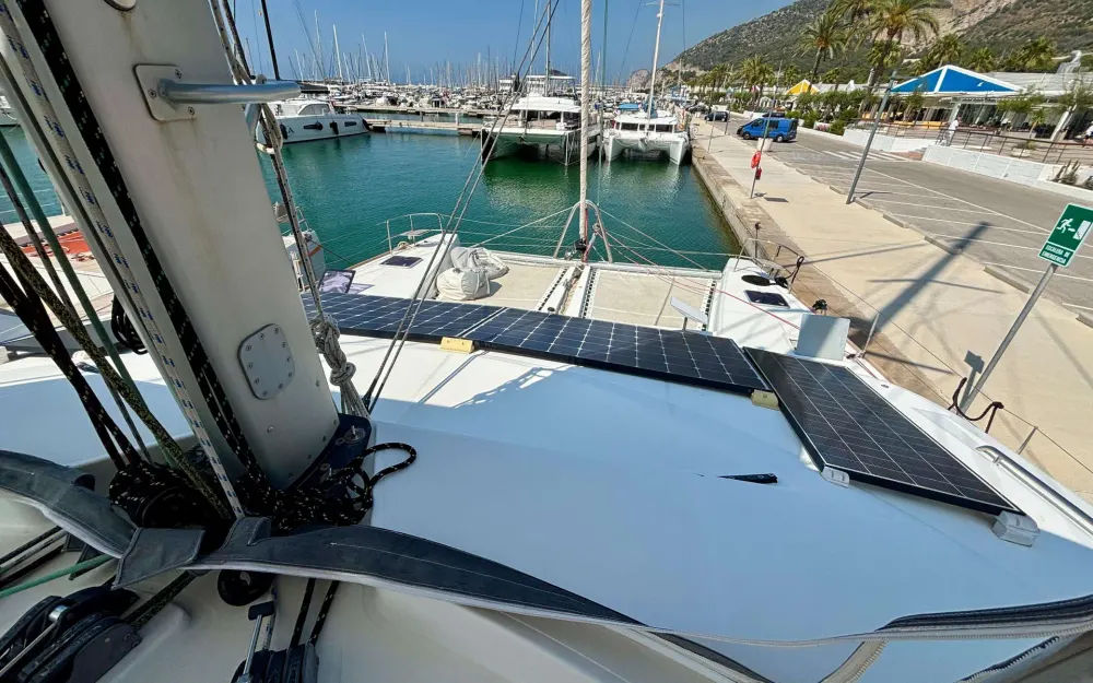 slider 13 Lagoon  52 F