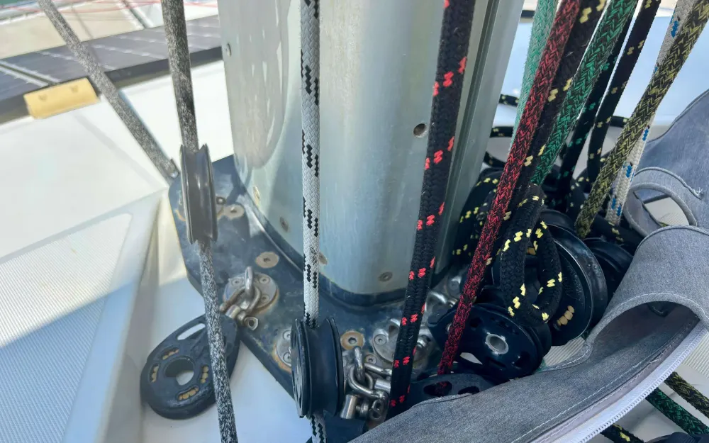 slider 26 Lagoon  52 F