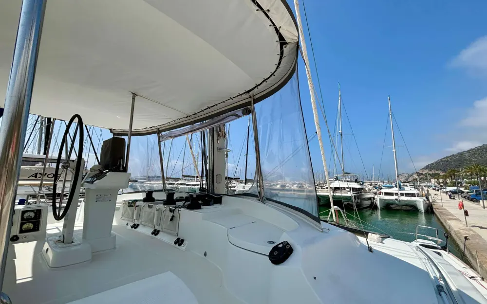 slider 36 Lagoon  52 F