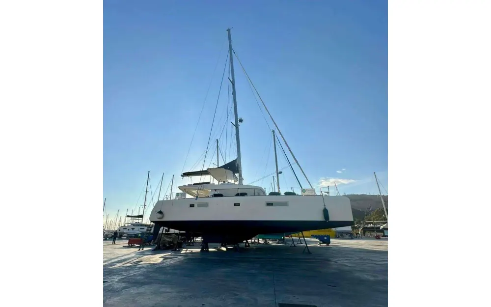 slider 56 Lagoon  52 F