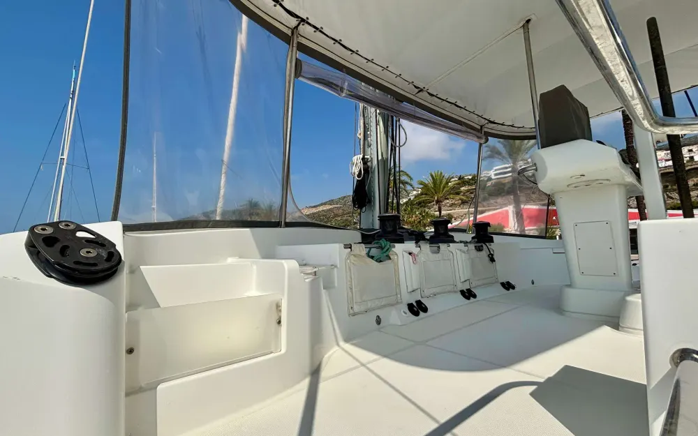 slider 89 Lagoon  52 F