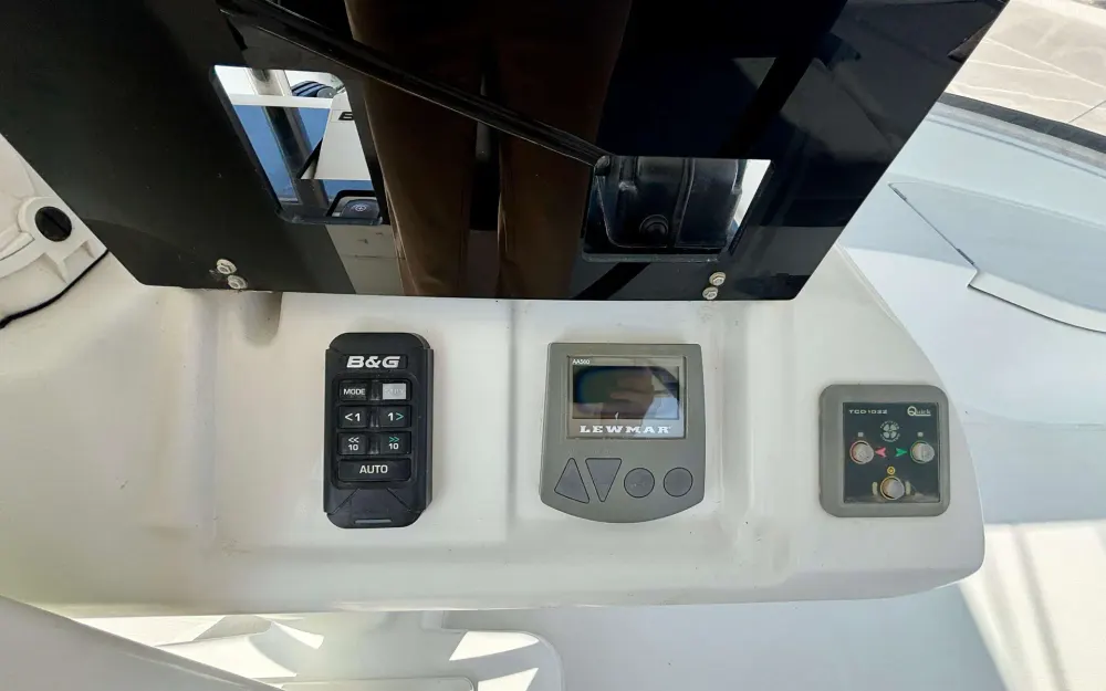 slider 91 Lagoon  52 F