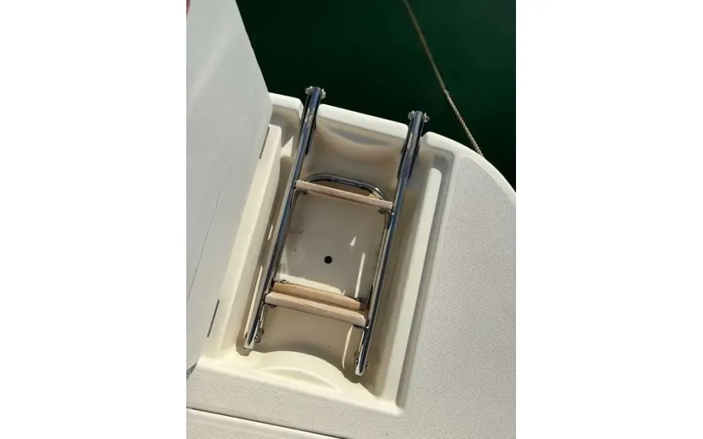slider 1 Jeanneau Leader 705