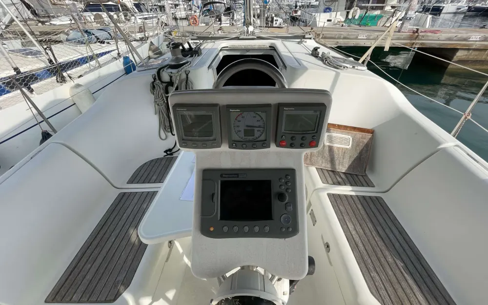 slider 9 Beneteau Oceanis 373 Clipper