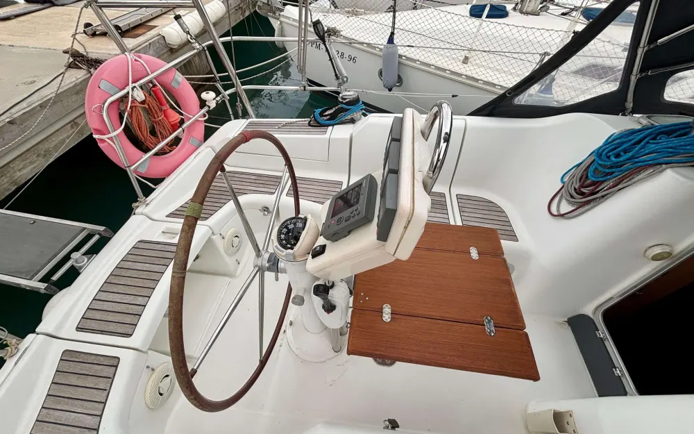 slider 2 Beneteau Oceanis 373 Clipper