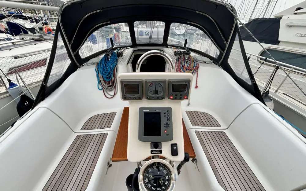 slider 45 Beneteau Oceanis 373 Clipper