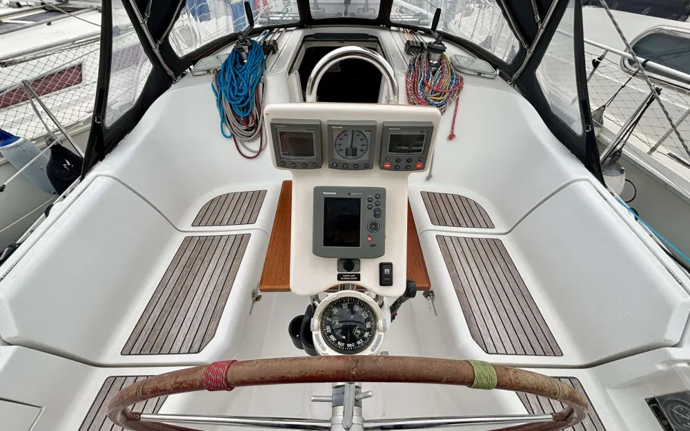 slider 4 Beneteau Oceanis 373 Clipper