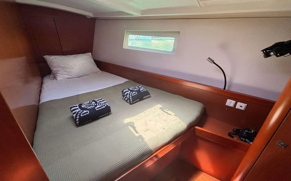 slider 9 Beneteau Oceanis 45