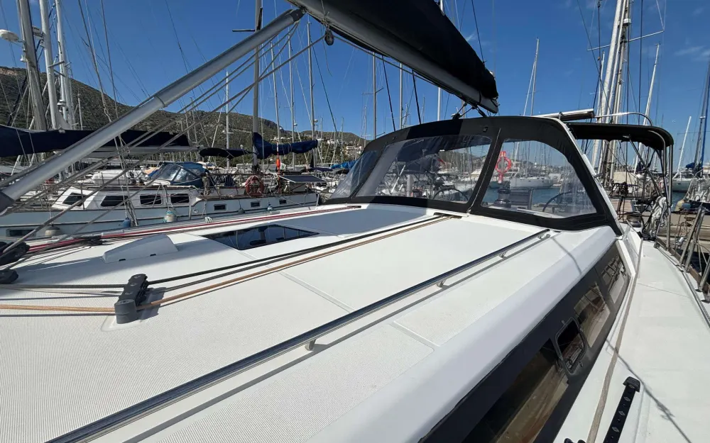 slider 3 Beneteau Oceanis 45