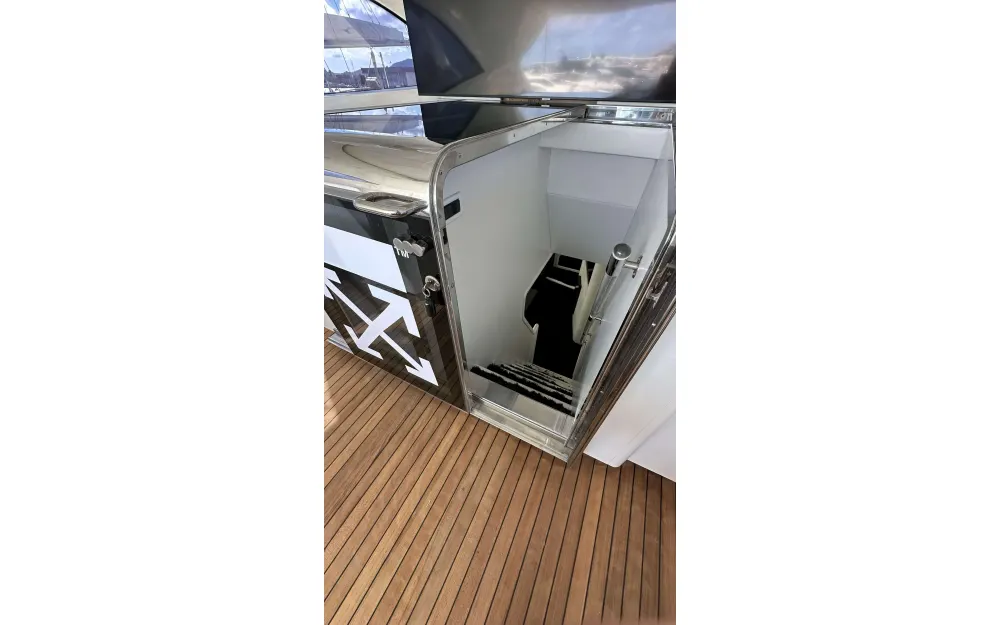 slider 11 Mangusta  72