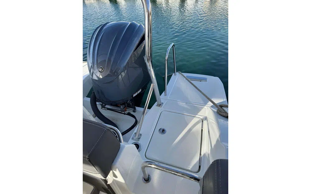 slider 30 Jeanneau Cap Camarat 7.5 WA