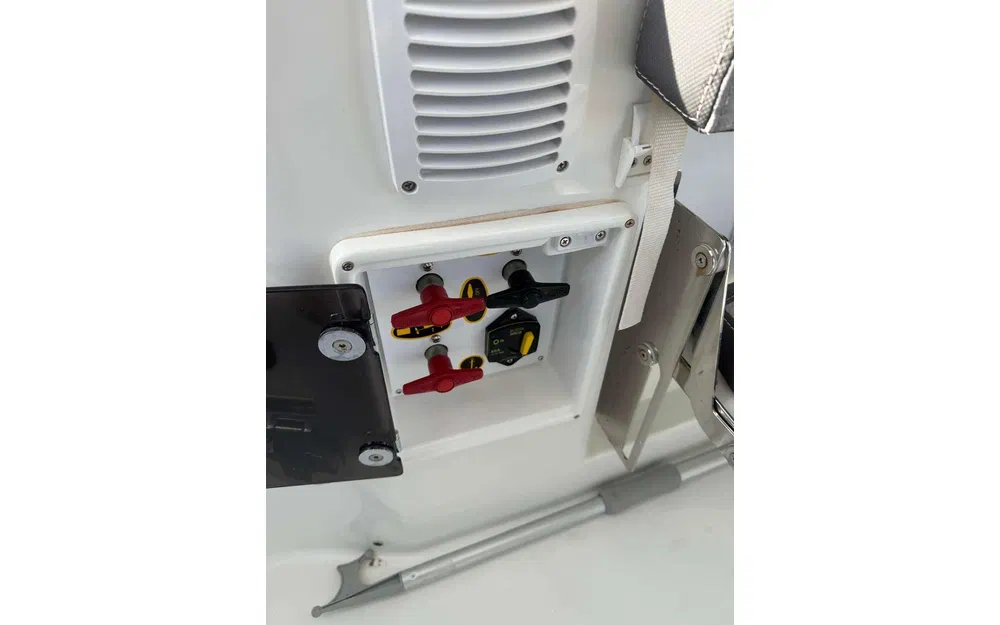 slider 3 Jeanneau Cap Camarat 7.5 WA