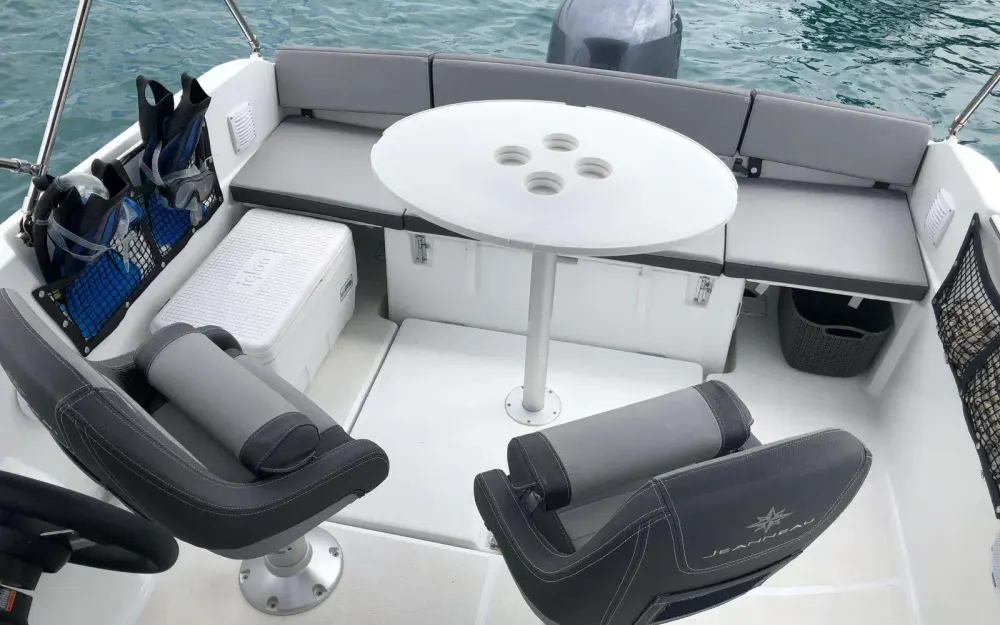 slider 2 Jeanneau Cap Camarat 5.5 WA Serie 2
