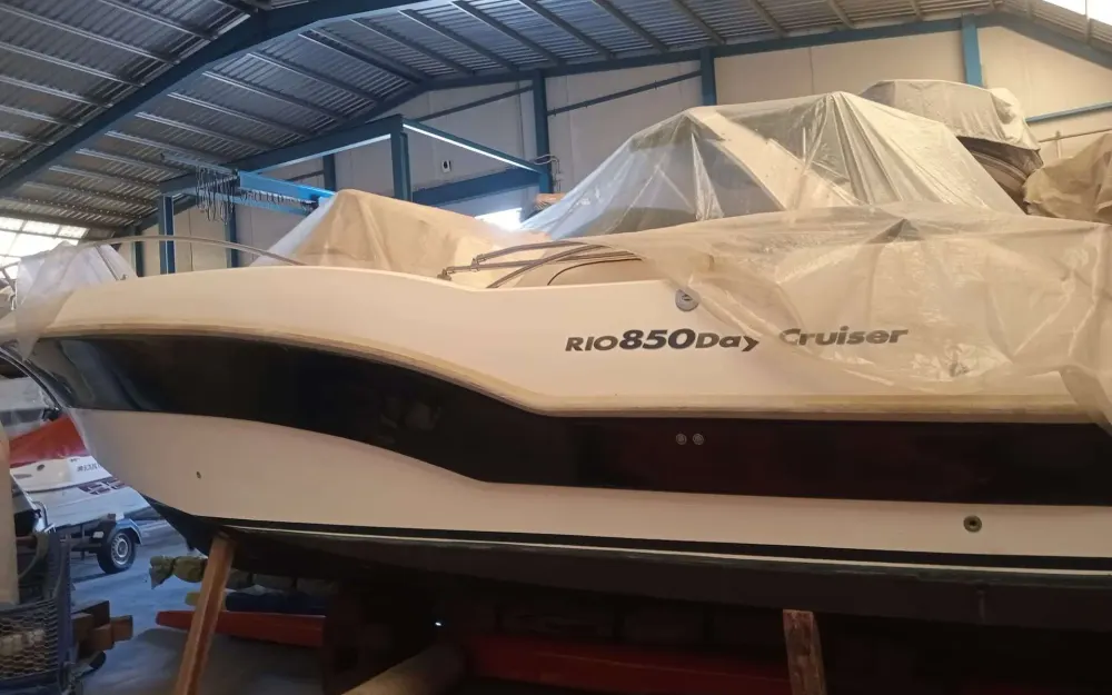 slider 9 Rio  850 Day Cruiser