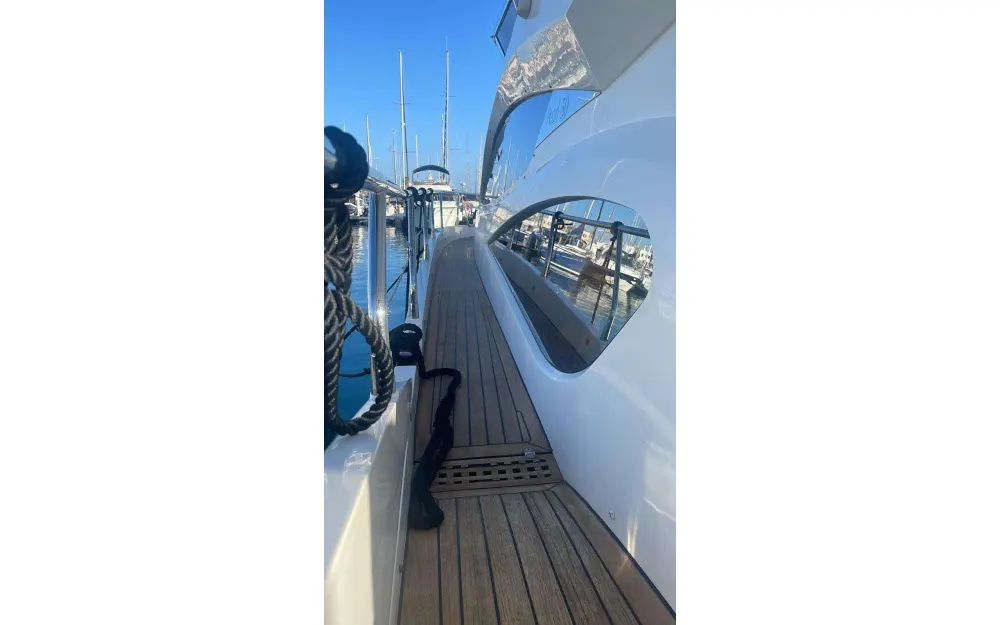 slider 5 Pearl Yachts Pearl 50