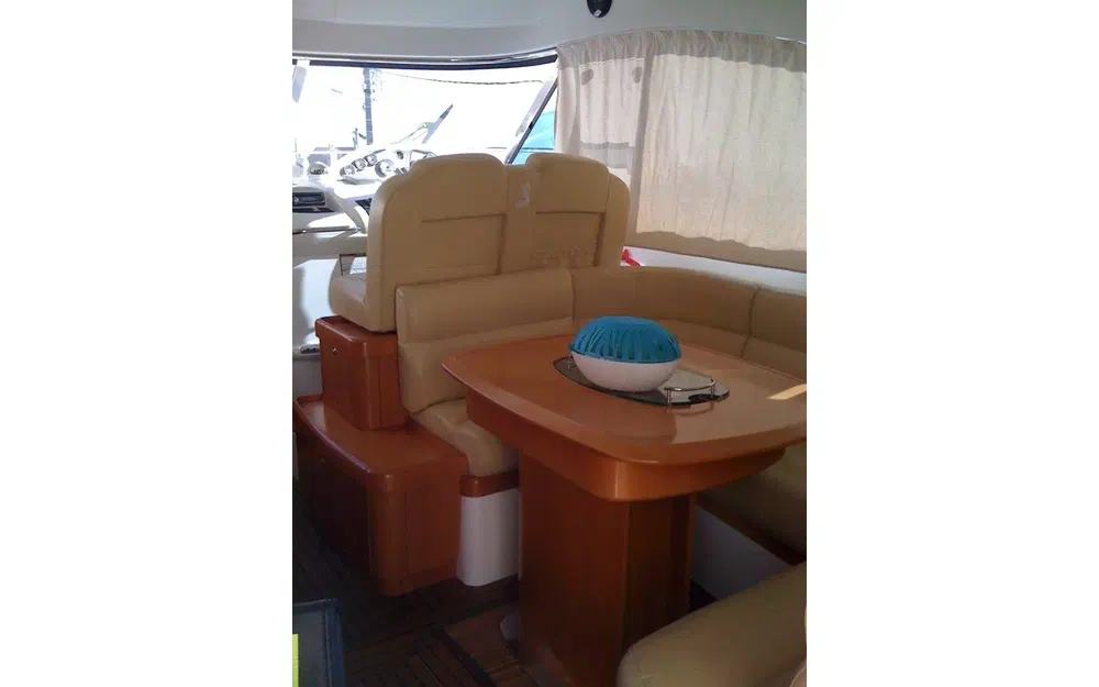 slider 5 Beneteau Antares 12 Fly