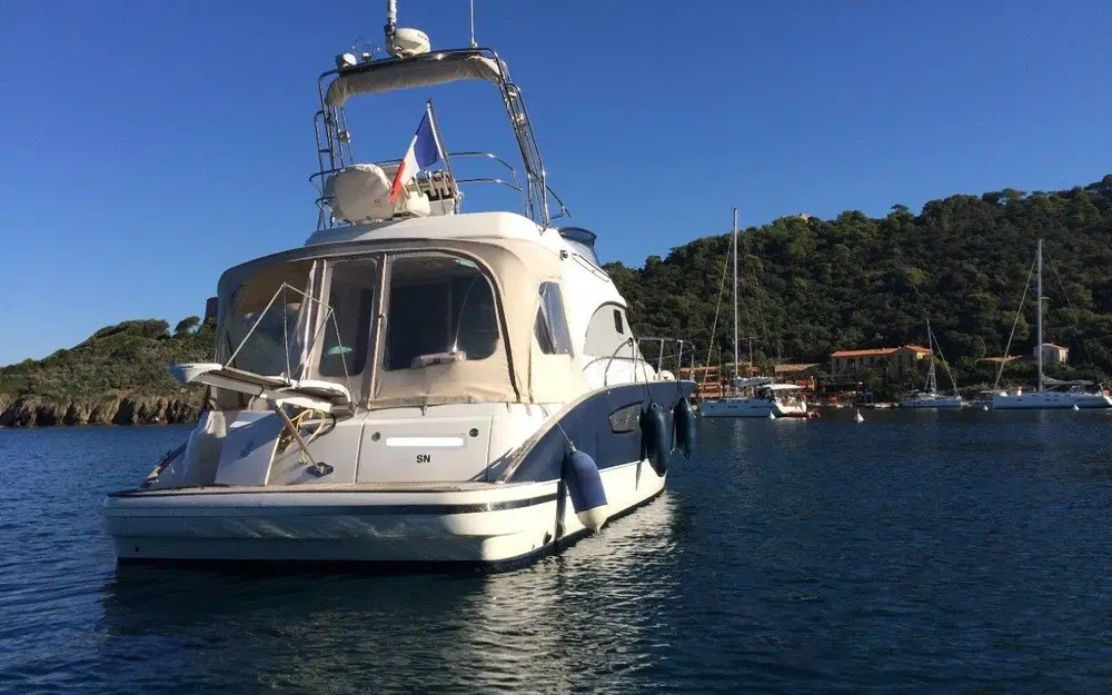 slider 8 Beneteau Antares 12 Fly