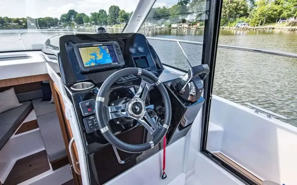 slider 9 Beneteau Antares Serie 9