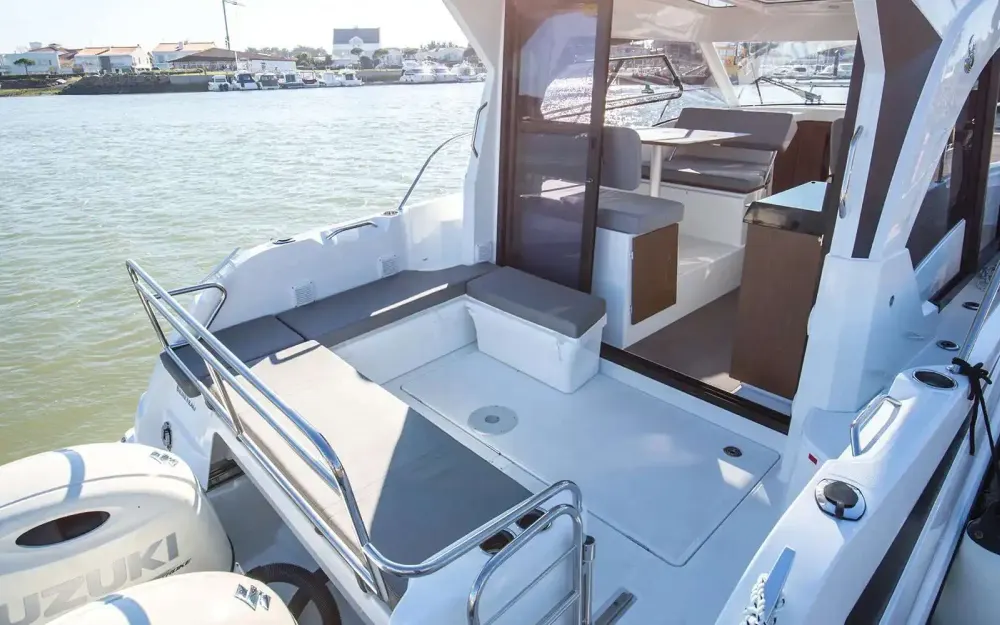 slider 12 Beneteau Antares Serie 9