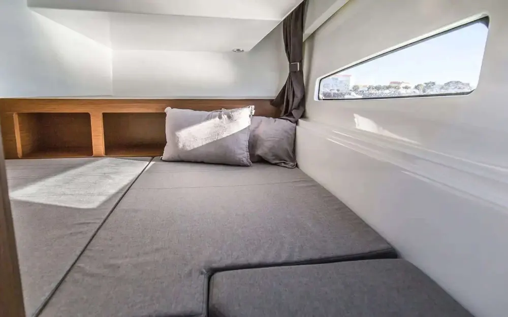 slider 2 Beneteau Antares Serie 9
