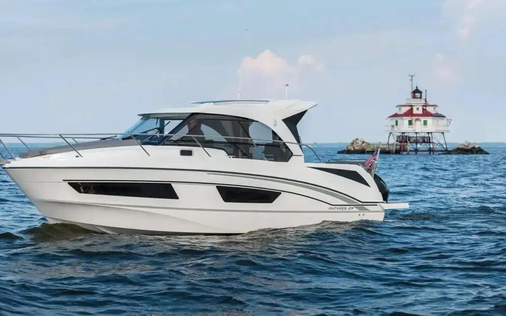slider 6 Beneteau Antares Serie 9