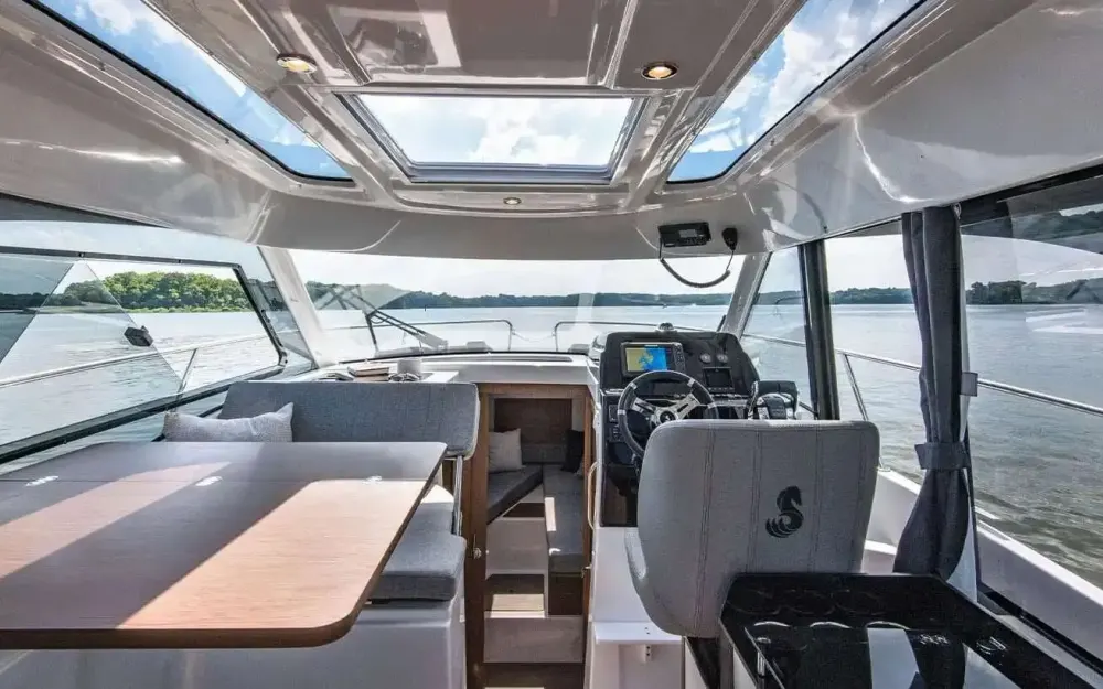 slider 7 Beneteau Antares Serie 9