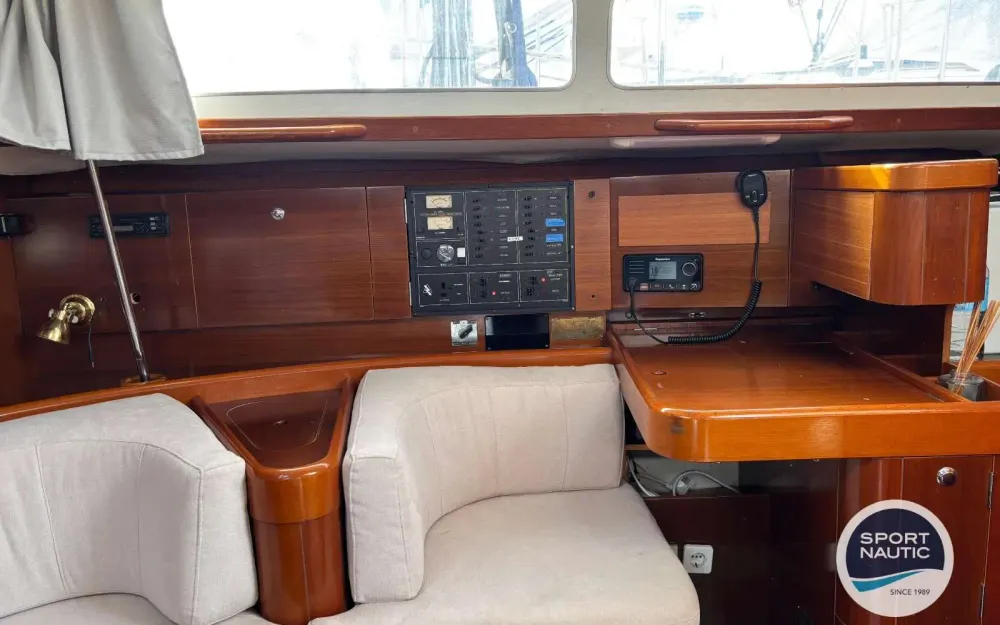 slider 10 Beneteau Oceanis 44 CC