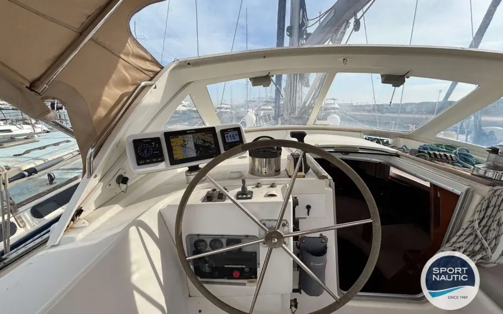 slider 11 Beneteau Oceanis 44 CC