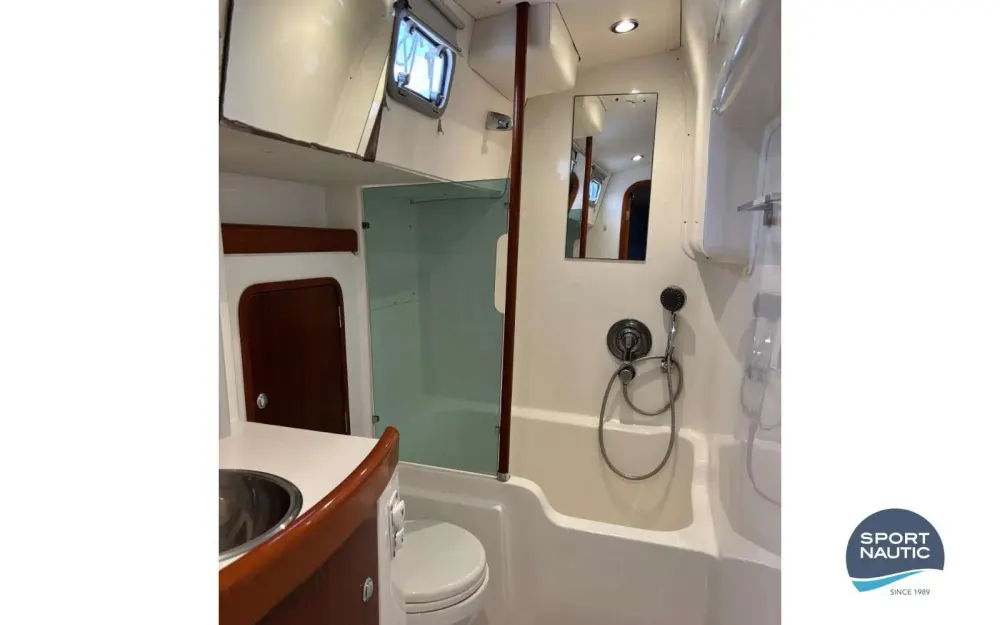 slider 1 Beneteau Oceanis 44 CC